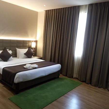 Lynq Aero Hotell Kolkata Eksteriør bilde