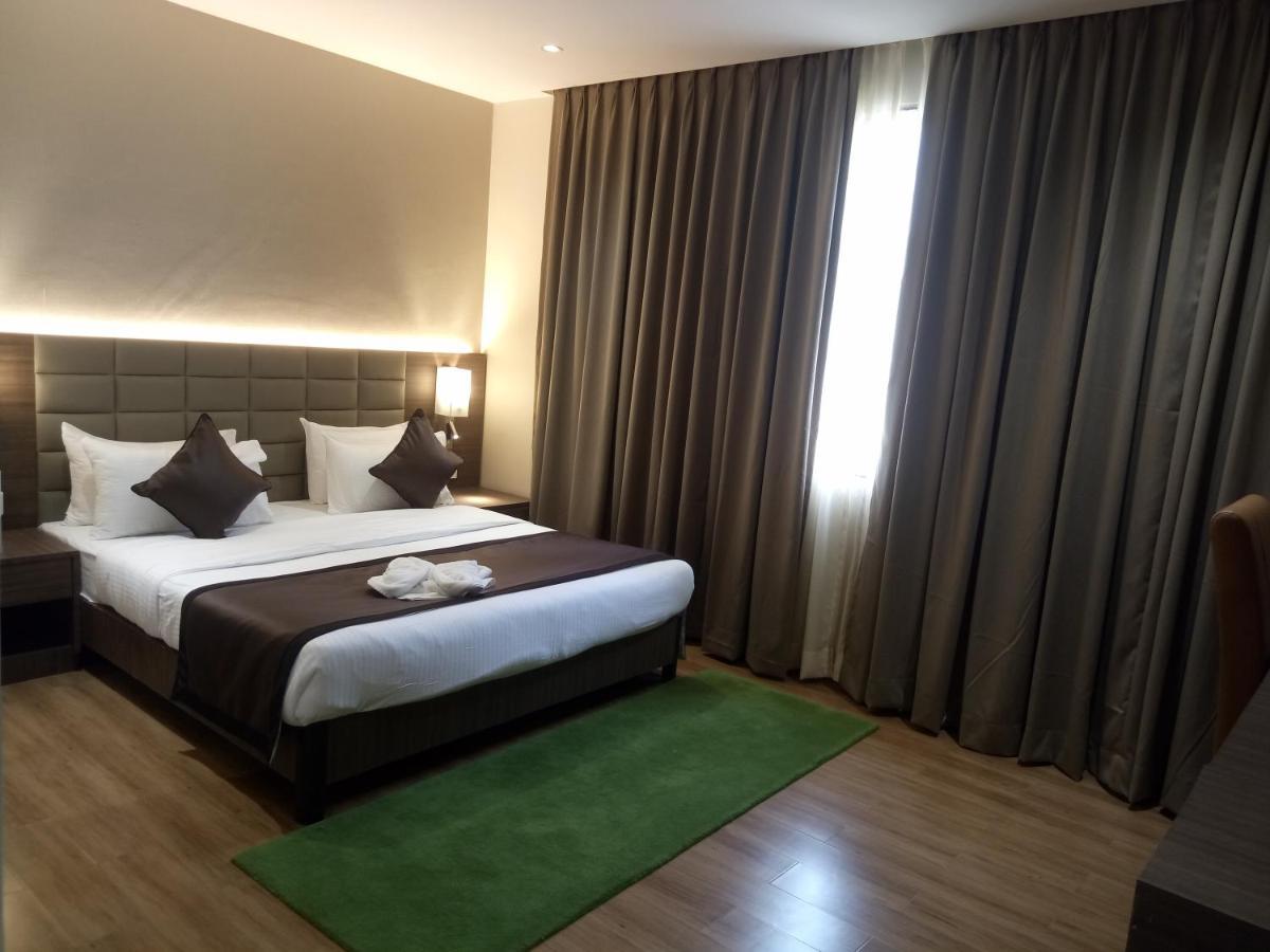 Lynq Aero Hotell Kolkata Eksteriør bilde