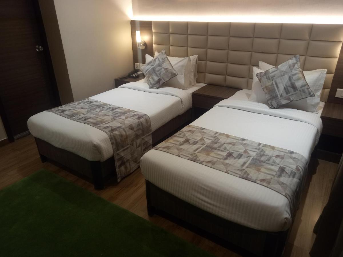 Lynq Aero Hotell Kolkata Eksteriør bilde