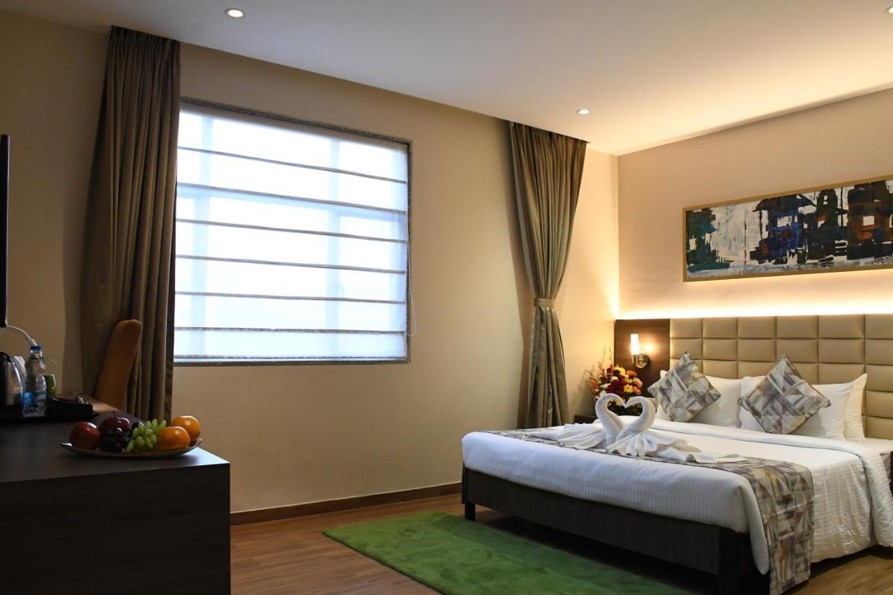 Lynq Aero Hotell Kolkata Eksteriør bilde